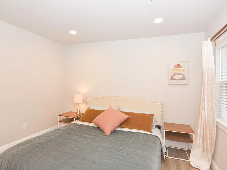 1401 Market St #2L — Photo 11