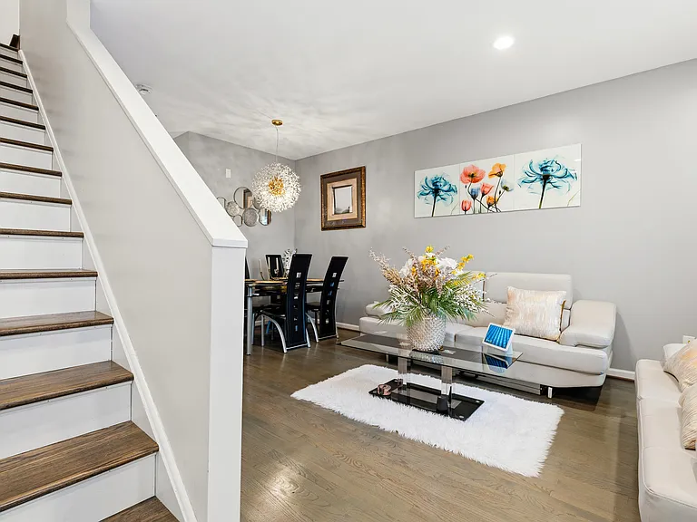 4285 S Capitol St SW — Photo 9