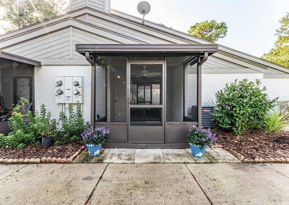 1st image of 2044 Sea Hawk Cir