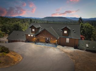 207 Crossway Dr, Gold Hill, OR 97525