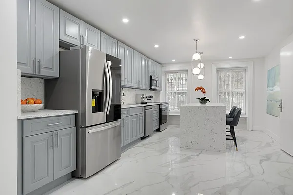 Rented by BARNES New York | media 5