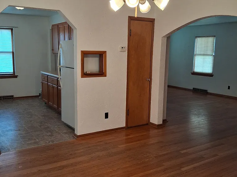 705 W Kelley St — Photo 5