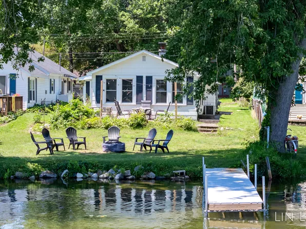 8919 Waruf Ave, Portage, MI 49002