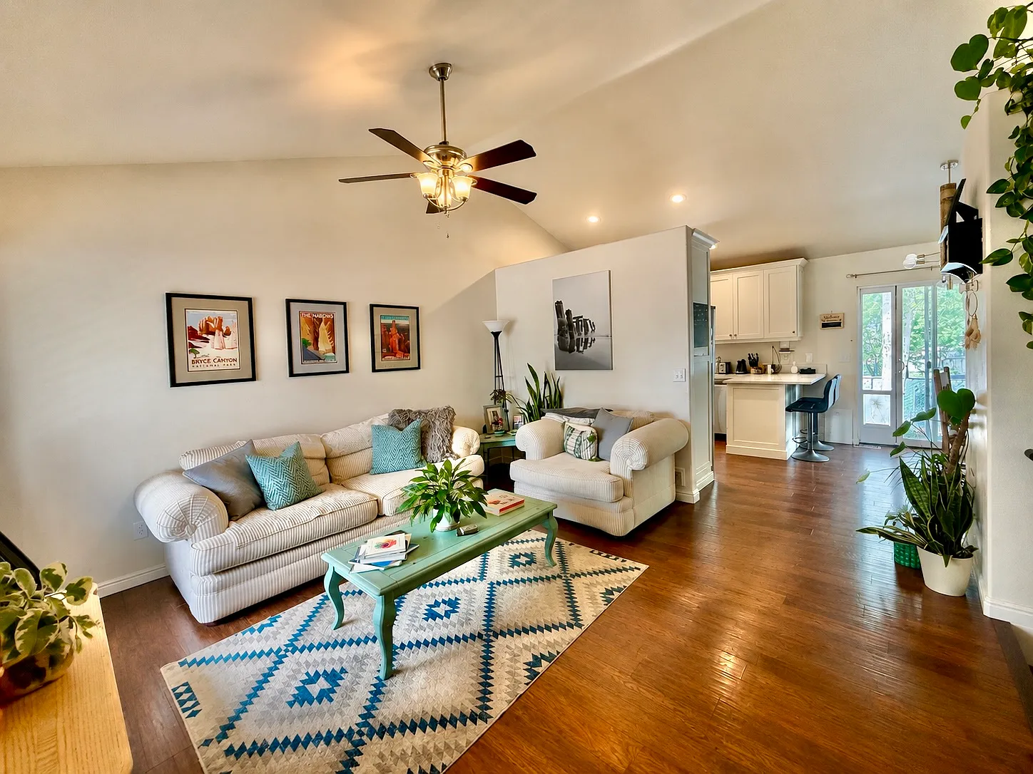 5 bed, 2026 sqft, $3,950 — Photo 2