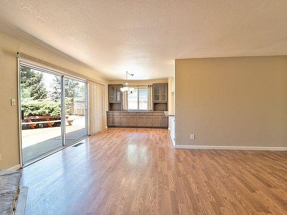5th image of 10734 Fairway Dr