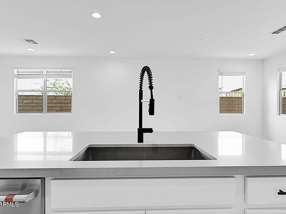 3rd image of 16940 W THURMAN Drive