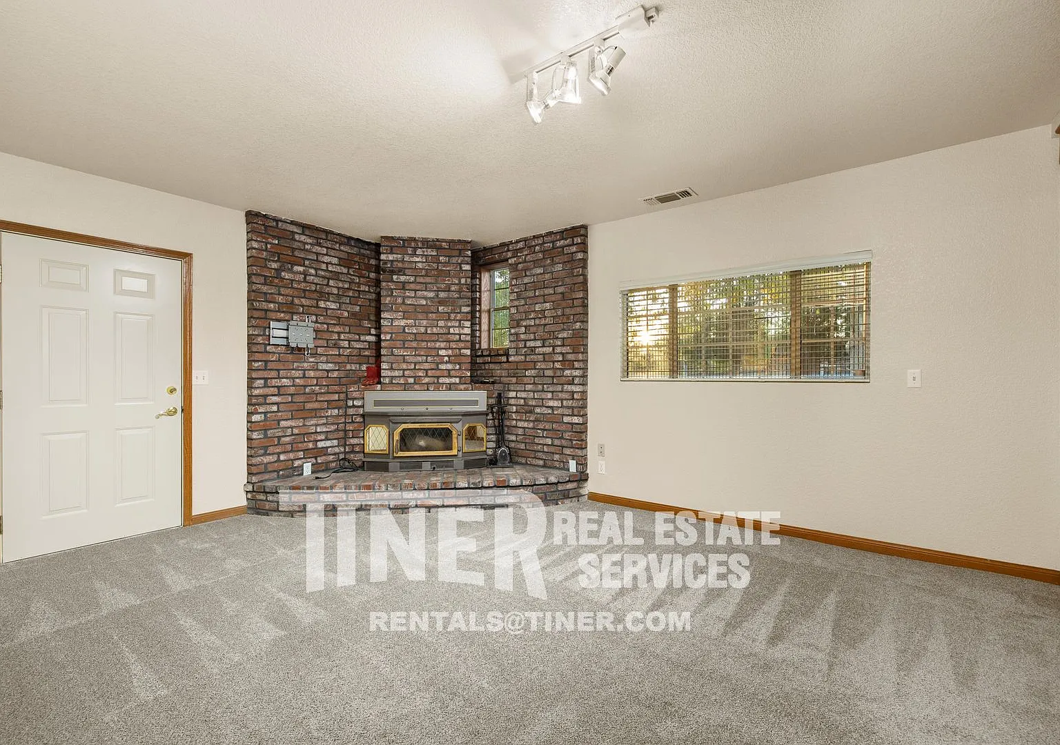 3845 Marshall Ave - Tier 1 - Beautiful home overlooking horse pastures in Carmichael — Photo 3