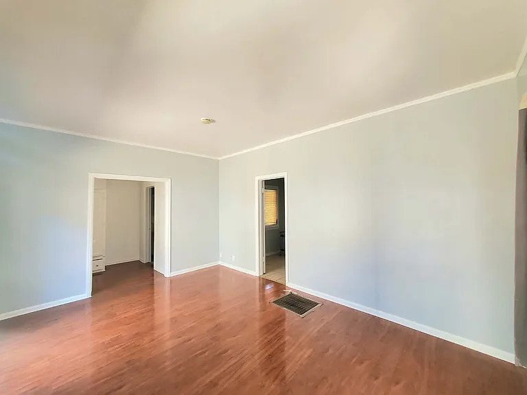 25 Westmont Dr #9 — Photo 1