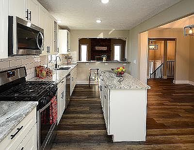 5th image of 1090 Clark Cir