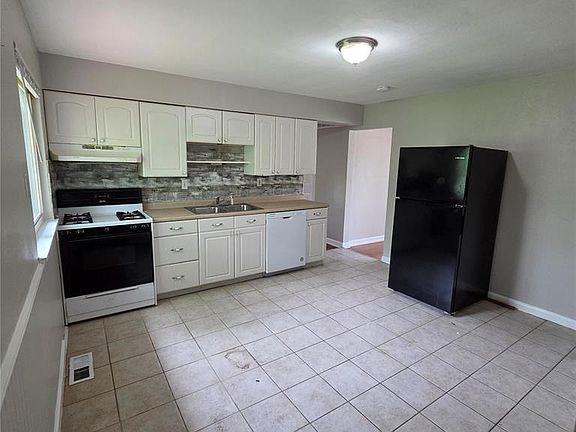 5th image of 7014 Midwood Ave