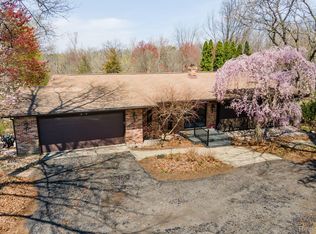 1918 Lone Pine Rd, Bloomfield Hills, MI 48302