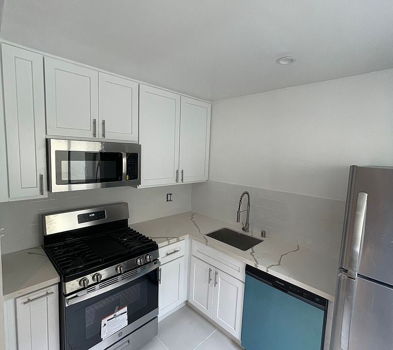 1st image of 1221 N Genesee Ave #5