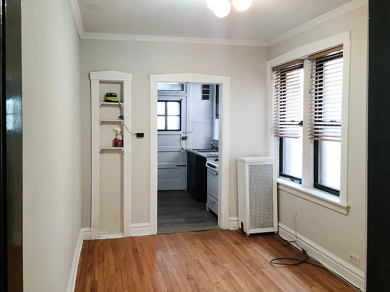 2906 N Seminary Ave #2 — Photo 3