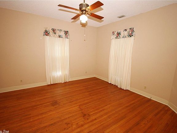 3rd image of 303 Pine Bluff St