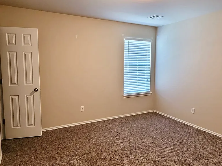 1101 Ironstone Dr — Photo 16