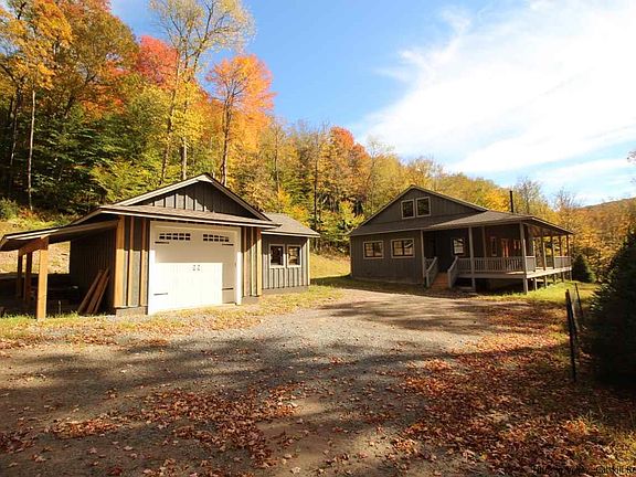 3rd image of 20 Blueberry Hill Dr