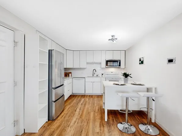 94 Beacon St APT 11, Somerville, MA 02143