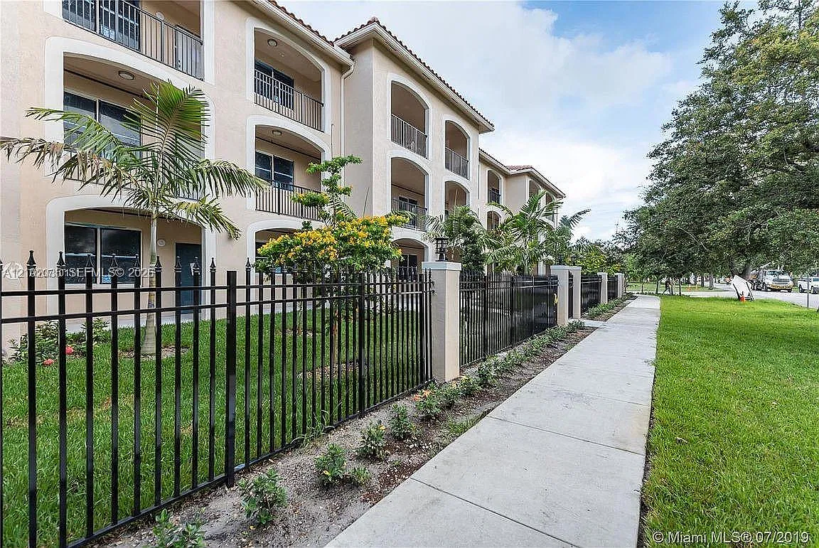Miami Gardens Estates Sec — Photo 3