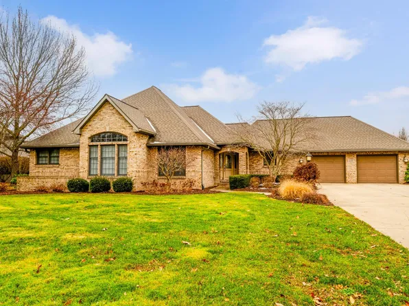 3375 Wyndwicke Dr, Saint Joseph, MI 49085