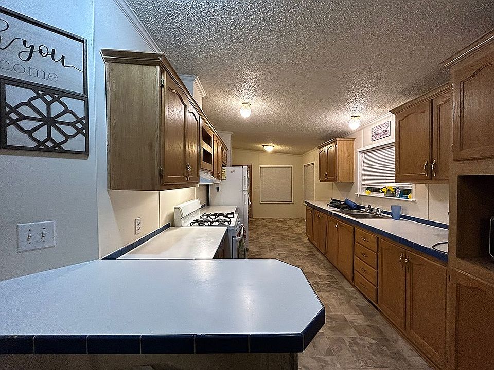 1st image of 613 White Willow Dr