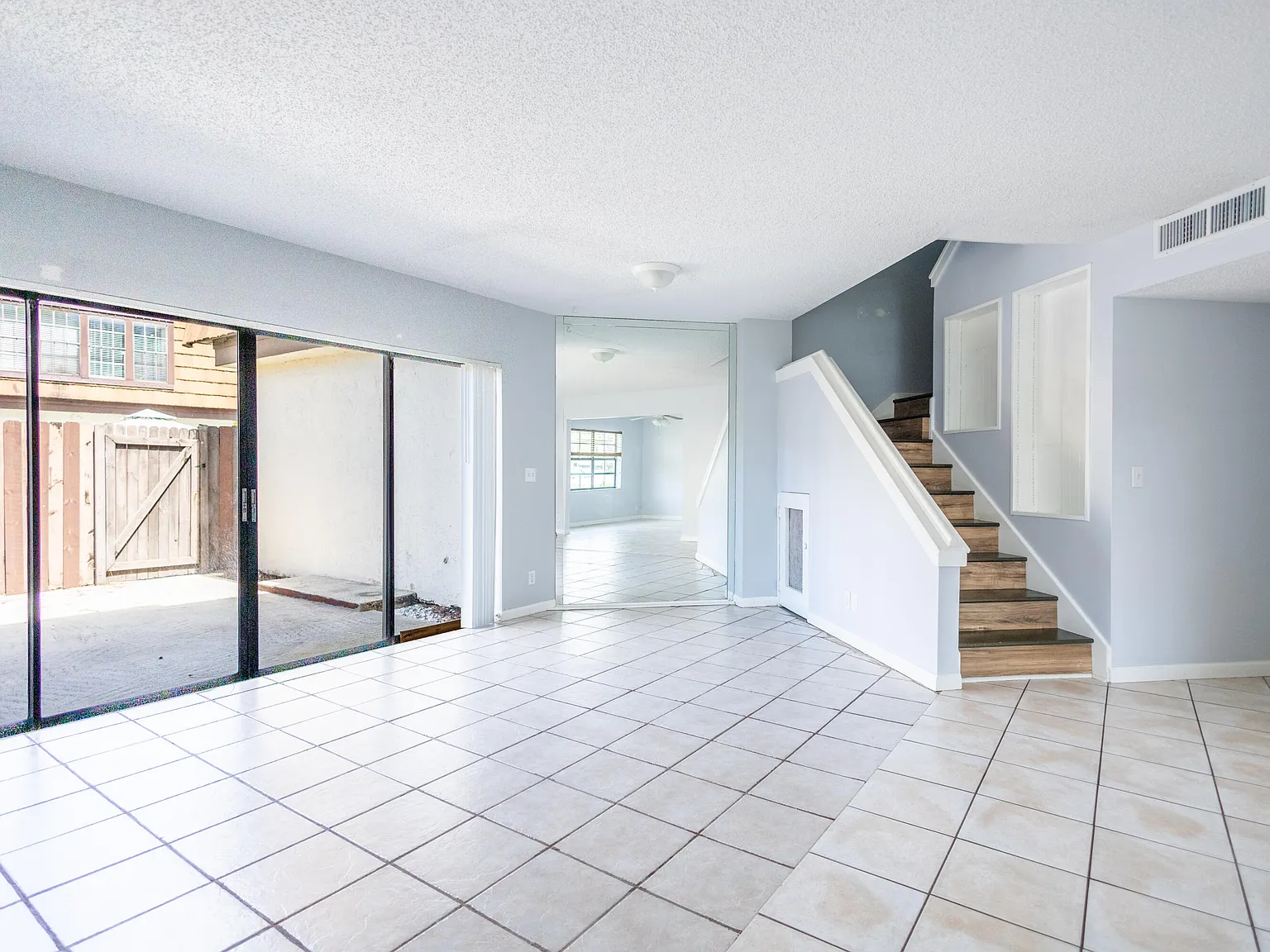 2 bed, 2.5 bath, 1470 sqft, $2,125 — Photo 3