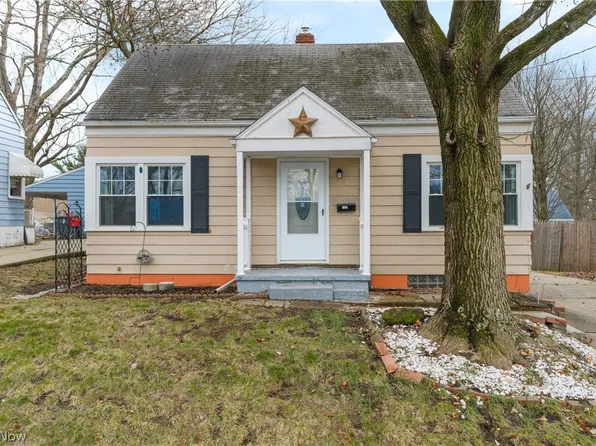 1167 Hilltop Dr, Akron, OH 44310