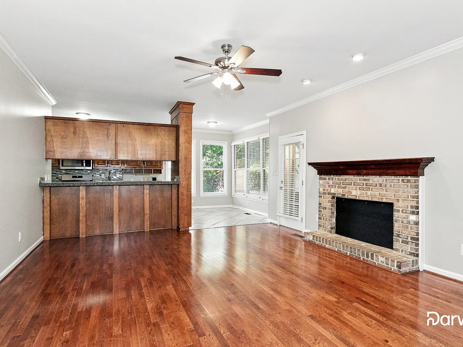 4 bed, 4.5 bath, 2411 sqft, $2,730 — Photo 3