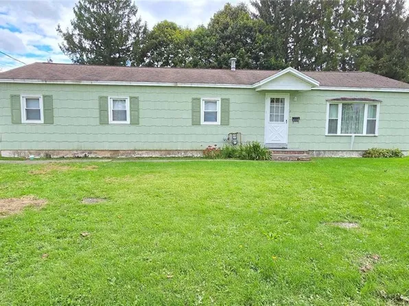 5 Kinney Ln, Cortland, NY 13045