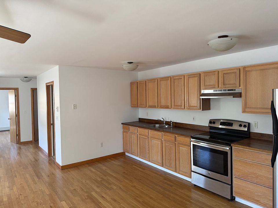 1st image of 55 Chestnut St APT 3