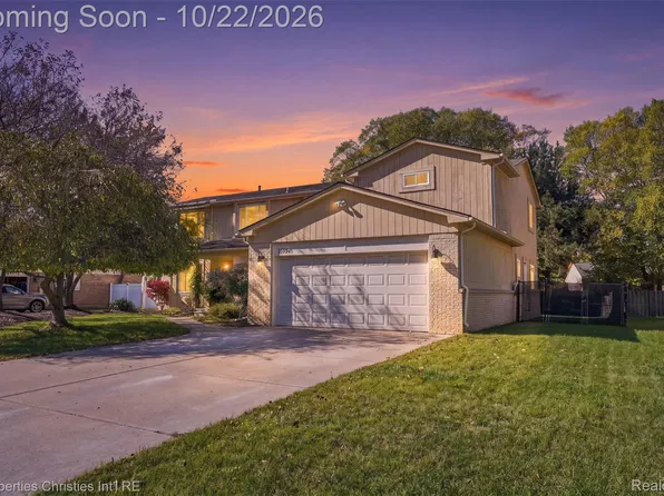 37741 Hollyhead Dr, Farmington Hills, MI 48331