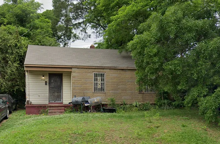 2 bed, 1.0 bath, 810 sqft, $1,395 — Photo 1