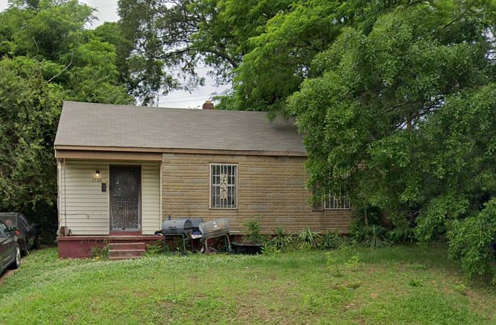 1st image of 2700 Dwight Rd