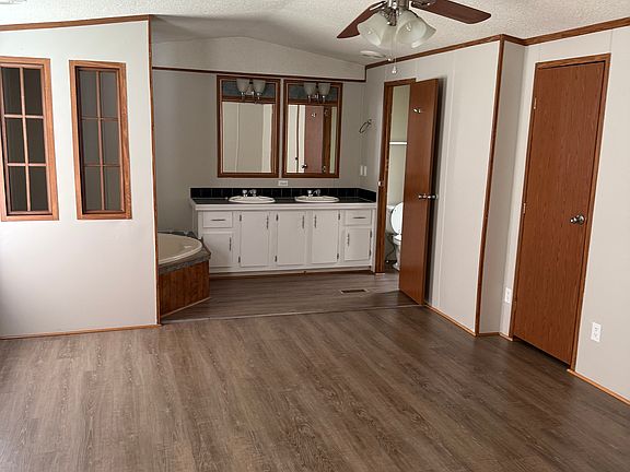 4th image of 113 Maplewood Dr