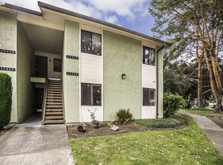 15926 NE Fremont St, Portland, OR 97230