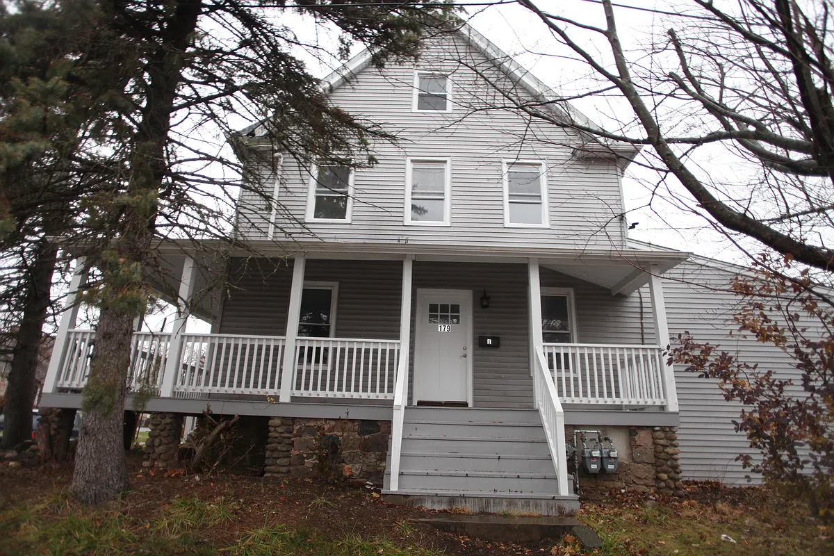 Building Photo - 179 Paris Ave #1