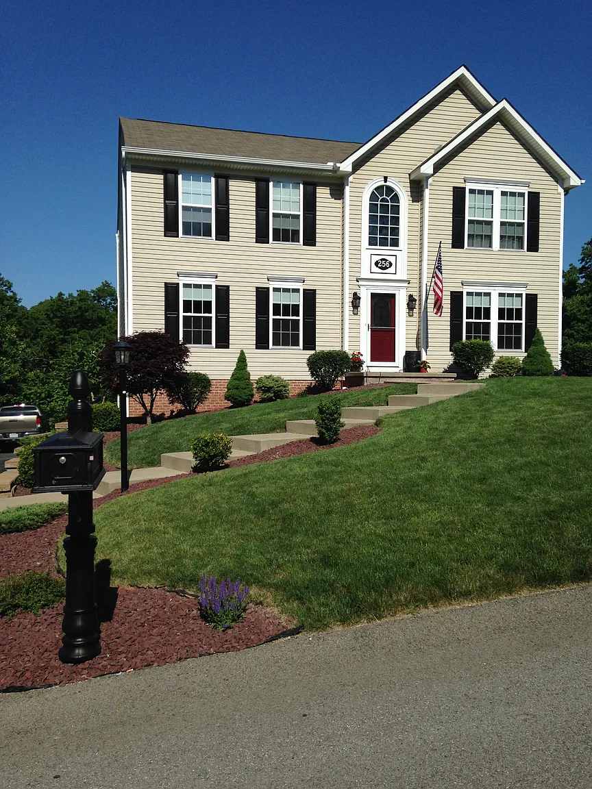 256 Sussex Way photo 1