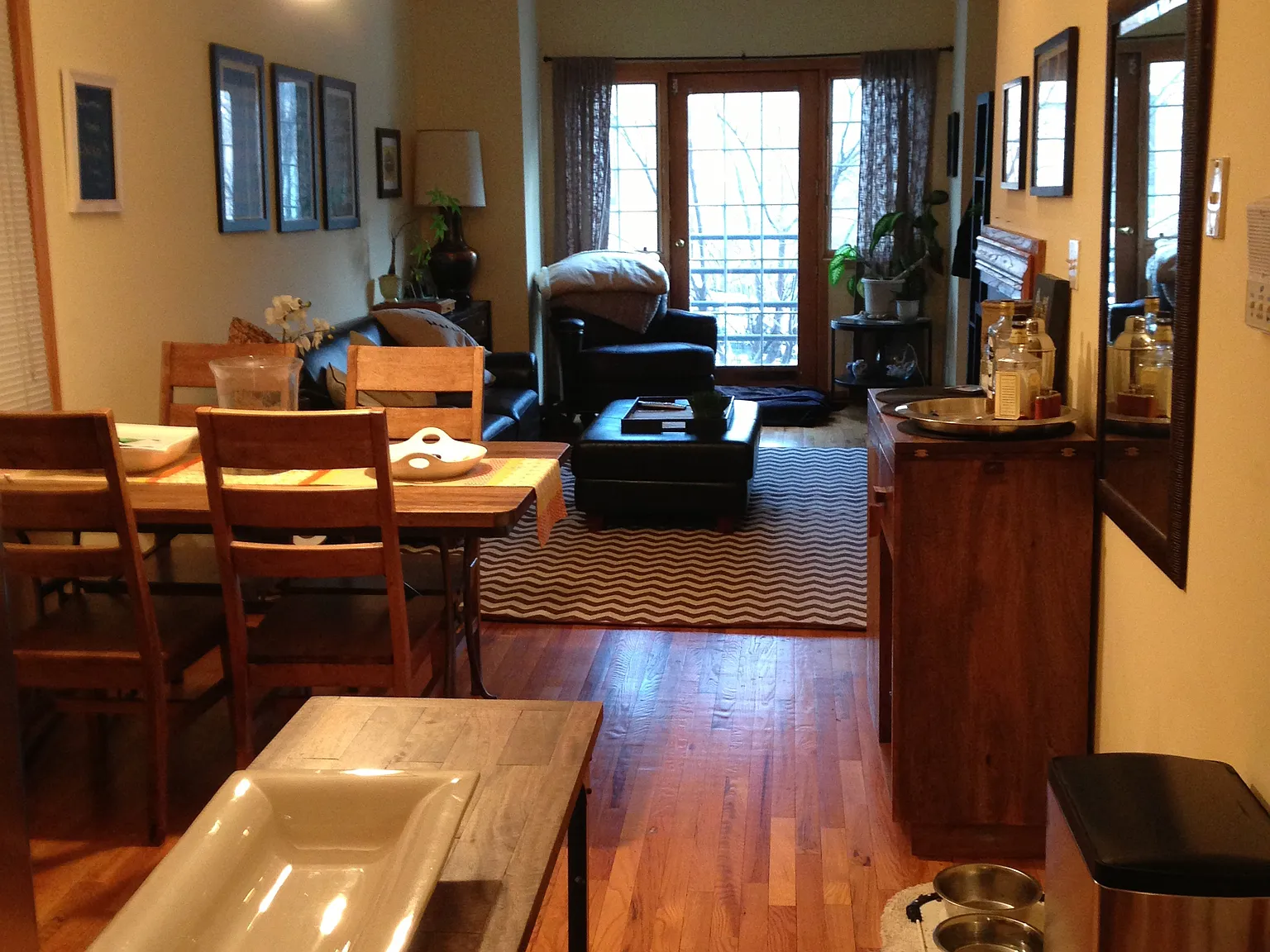 3 bed, 1300 sqft, $900 — Photo 2