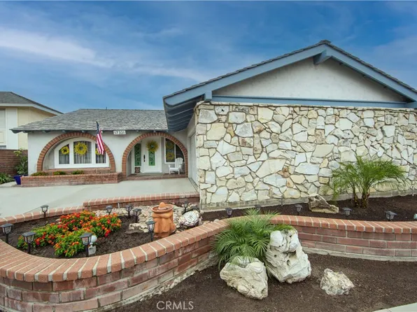 17321 Margarita Ln, Huntington Beach, CA 92647
