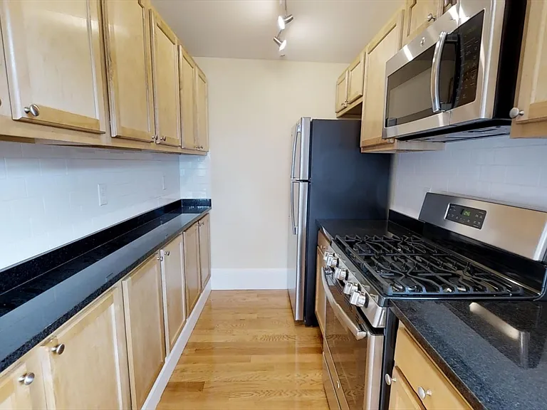 52 Lowell St #2 — Photo 4