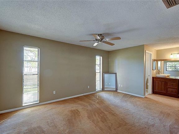 5th image of 8021 Bayhaven Dr