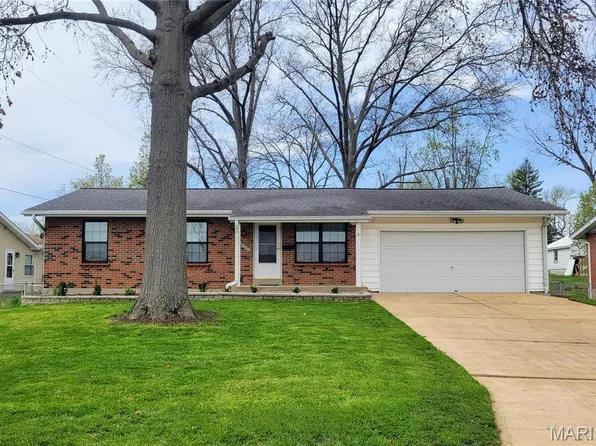 10123 Mullally Dr, Saint Louis, MO 63123