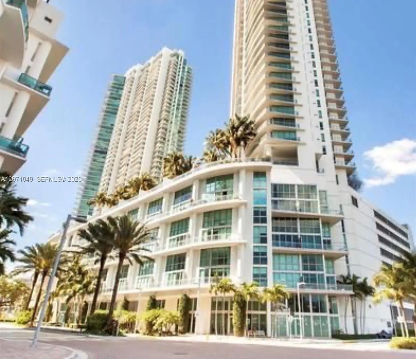 2 bed, 1079 sqft, $4,150 — Photo 2