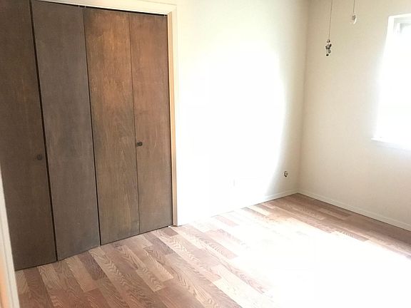 5th image of 1556 Common Dr