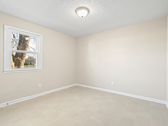 5th image of 1218 Southwood Dr