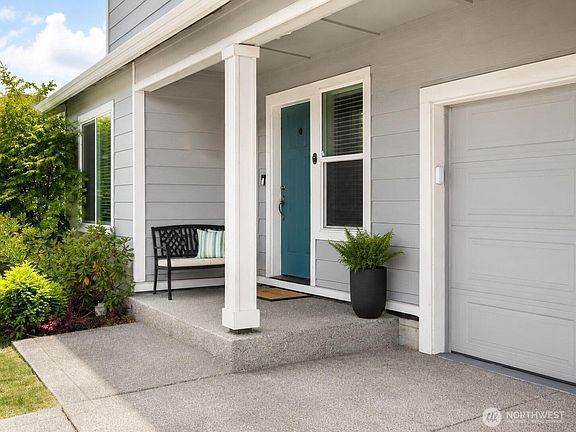 3rd image of 9135 Silverspot Drive SE