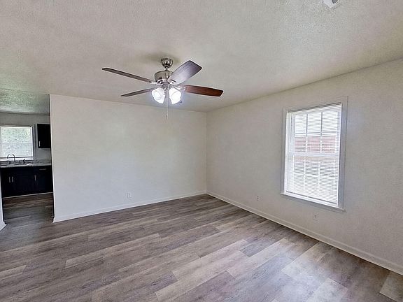 3rd image of 2909 Spaulding Dr