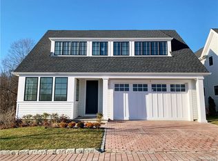 7 Honeysuckle Ln, Rye Brook, NY 10573