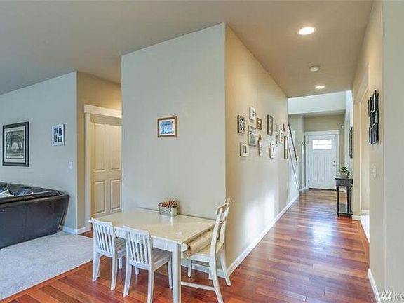 3rd image of 6362 Jagger Pl NE
