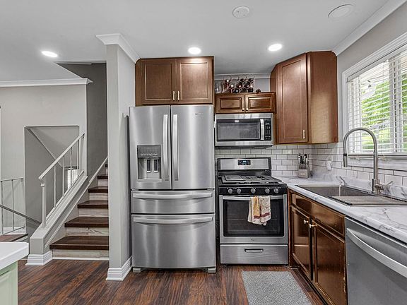 4th image of 135 7th Ave NW