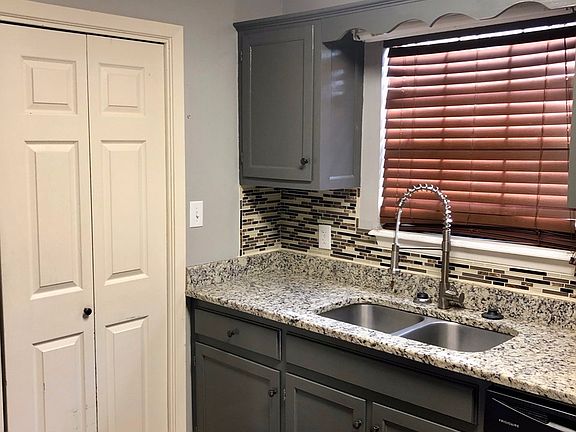 4th image of 100 Pine Lake Pl #130